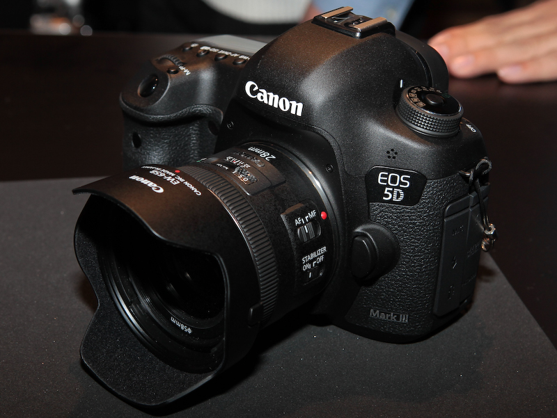 <b>EF 28mm F2.8 IS USM</b>