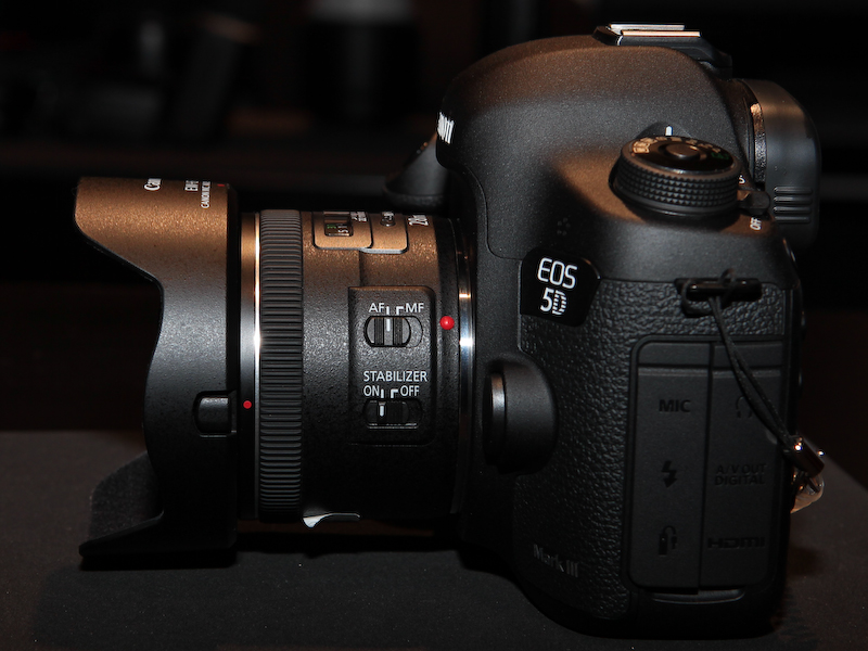 <b>EF 28mm F2.8 IS USM</b>