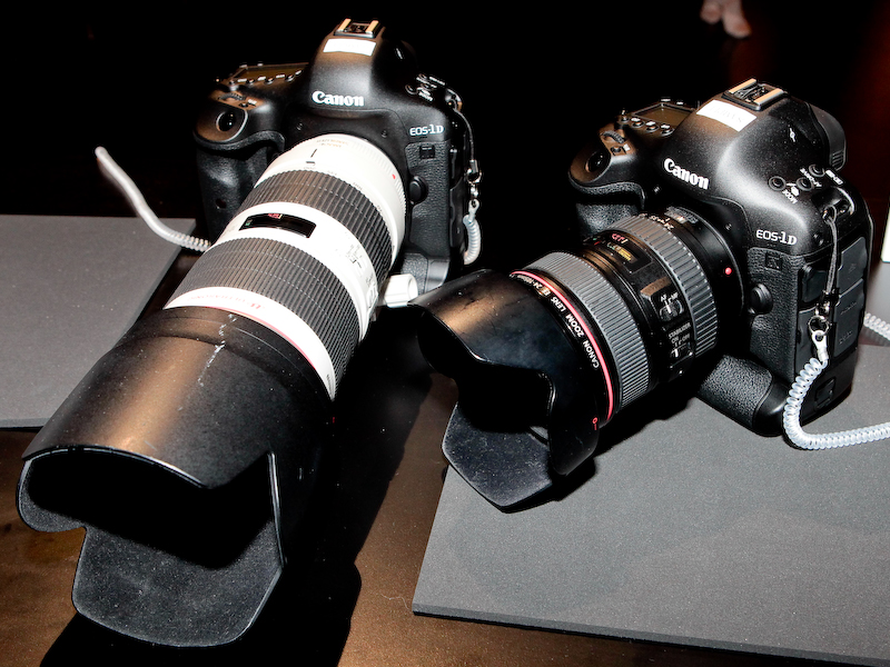<b>同コーナーにはEOS-1D Xも5台あり撮影を試せる</b>