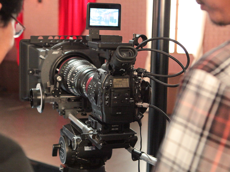 <b>デジタルシネマカメラEOS C300も実機を展示</b>