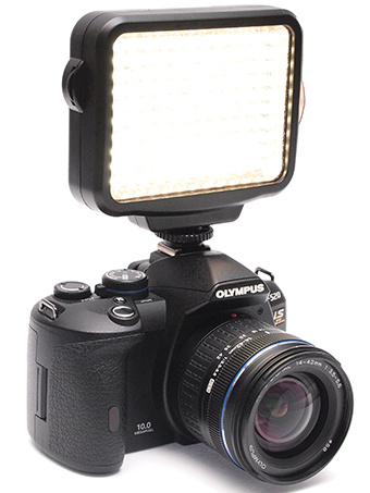 <b>カメラへの取り付け例</b>