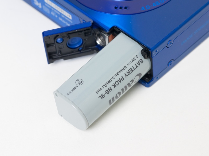 <b>バッテリーは870mAhのNB-9L。IXY 50S、IXY 51Sに続く採用だ</b>