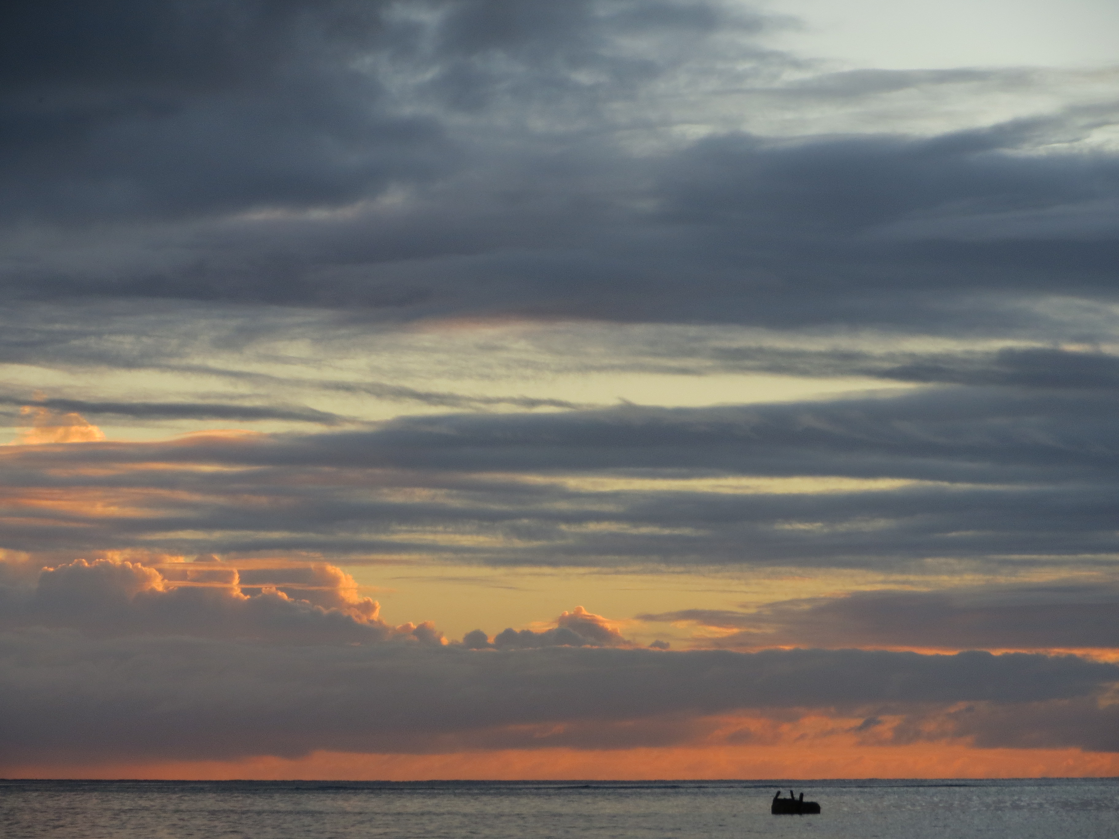 <b>IXY 3 / 1.9MB / 3,648×2,736 / 1/200秒 / F5 / 0.0EV / ISO100 / WB:オート / 21.6mm</b>