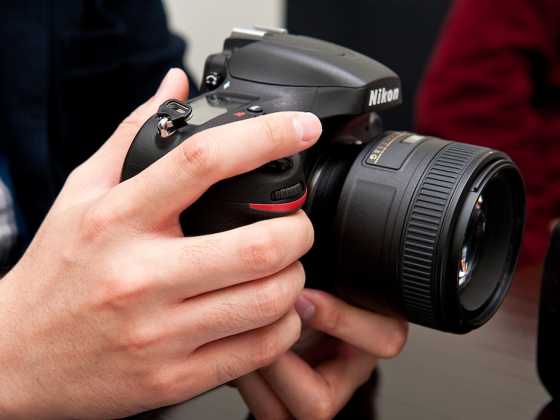 <b>前ダイヤルも回しやすくした</b>