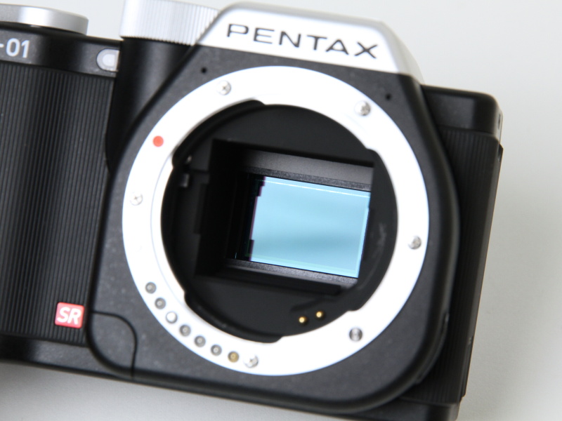 <b>有効約1,628万画素のCMOSセンサーを搭載する</b>