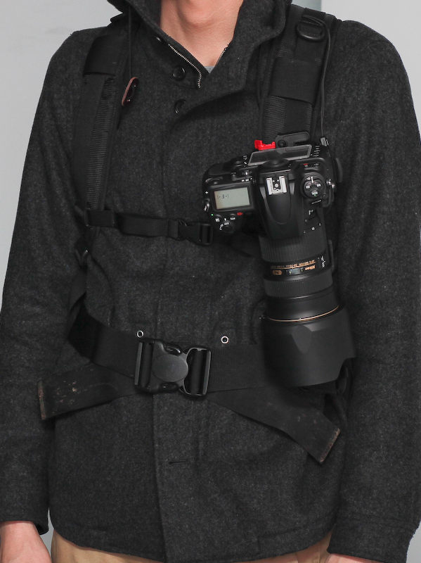 <b>New Travel Kitを利用してバックパックにカメラを装着したところ</b>