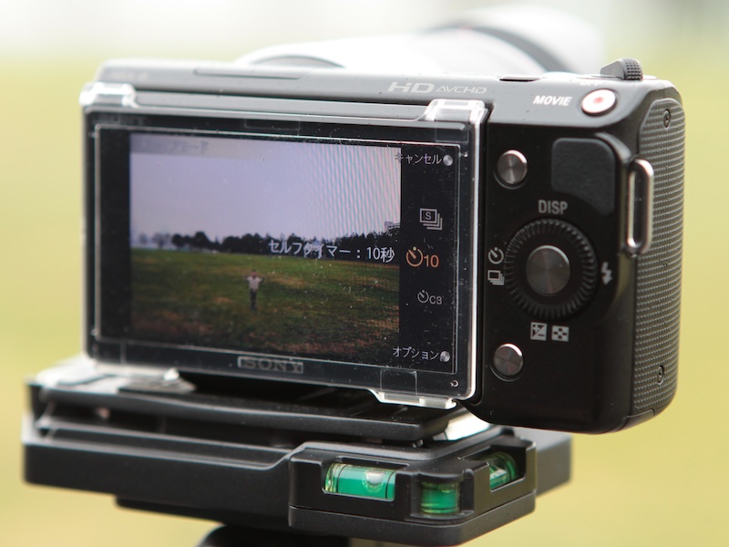 <b>記念撮影のときのセルフタイマーは、10秒くらいに設定するのが一般的だ</b>