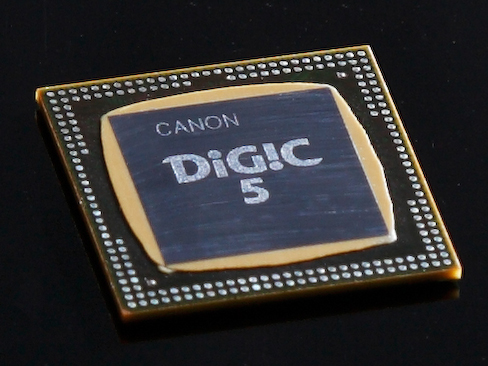 <b>大きく進化した画像処理エンジン「DIGIC 5」を搭載</b>