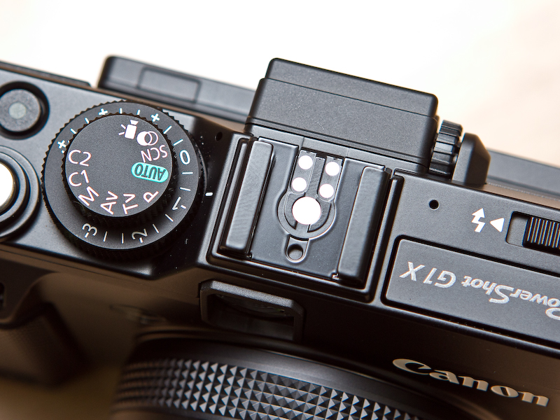 <b>露出補正ダイヤルが大きくなり補正幅も増えた</b>