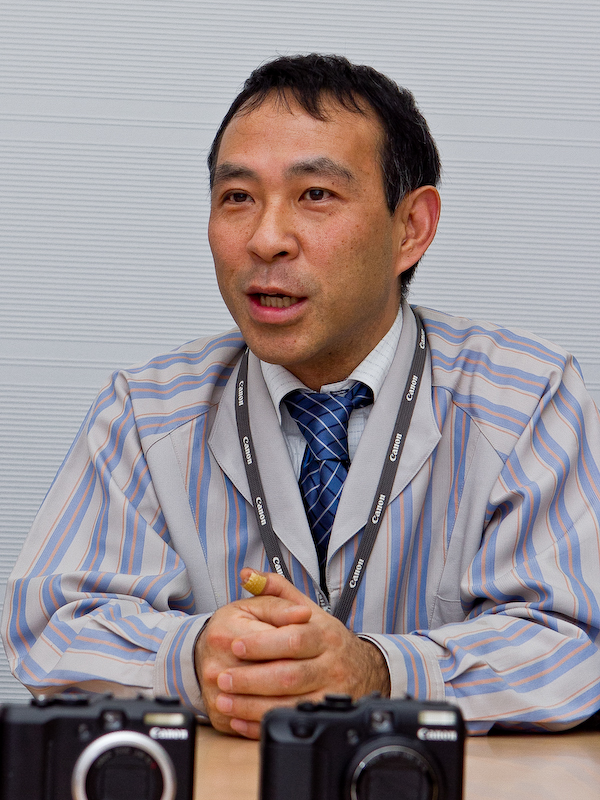 <b>開発チーフの和田宏之氏。「長い時間をかけてかなり細かい部分までこだわり、1つのカメラとして提供できるものができました」</b>