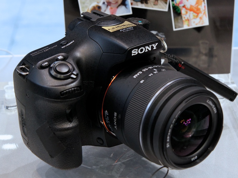<b>装着レンズはDT 18-55mm F3.5-5.6 SAM</b>