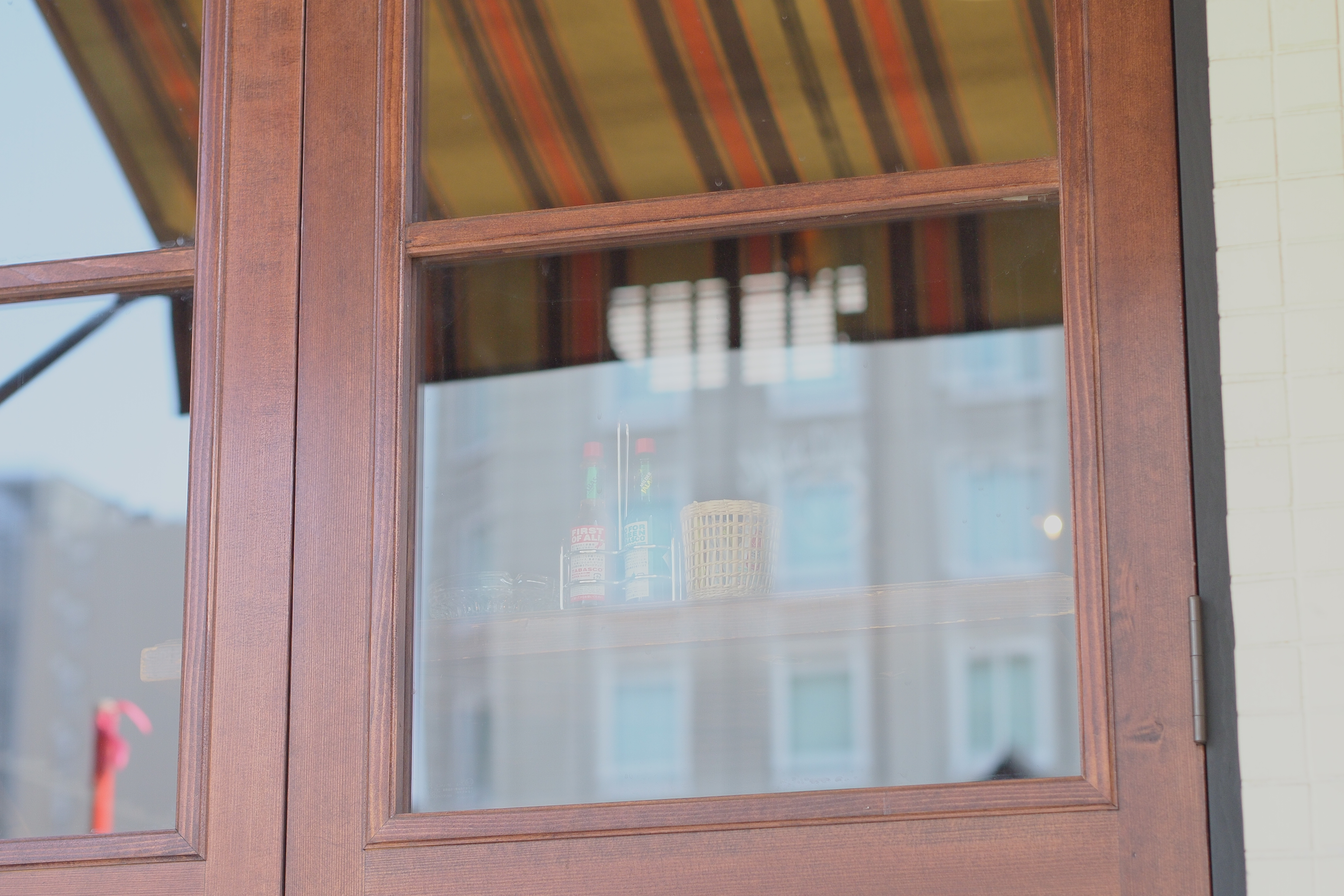 <b>この画だけ見ると、どのへんがアートフィルターなのよって聞きたくなるのがライトトーンの謎なところだ。E-P3 / M.ZUIKO DIGITAL 45mm F1.8 / 4,032×2,688 / 絞り優先AE / F2.8 / 1/250秒 / 0.7EV / ISO200 / WB:晴天 / ライトトーン / 45mm</b>