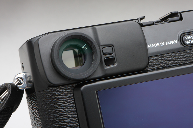 <b>生まれて初めて視度補正レンズなるものを買った。高価なものではないものの、やはり視度調整機構が備わっていたらと思わずにはいられない。時間で視力も変わってくるので、つらいことも多い。</b>