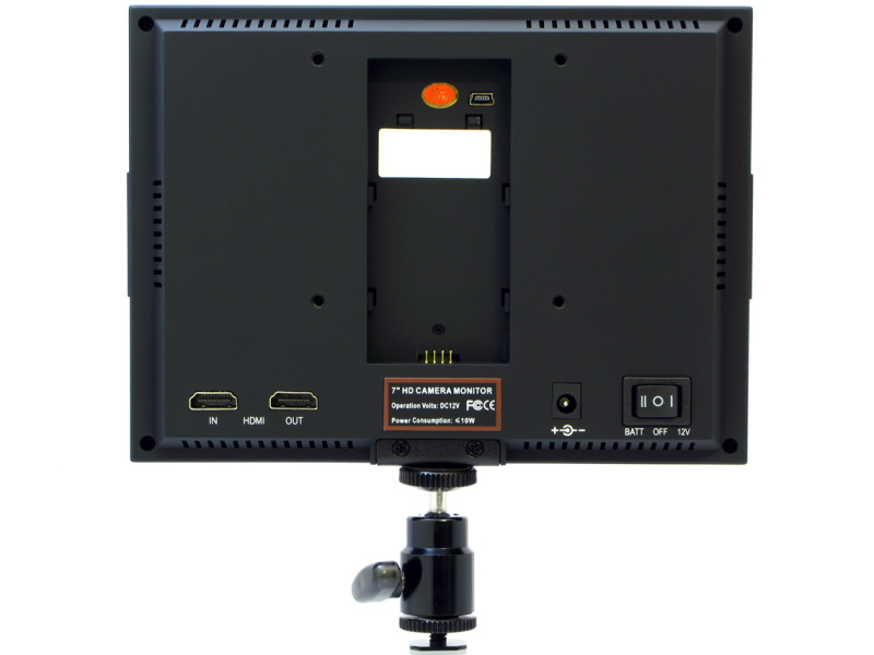 <b>アクセサリーシューマウントアダプターが付属</b>