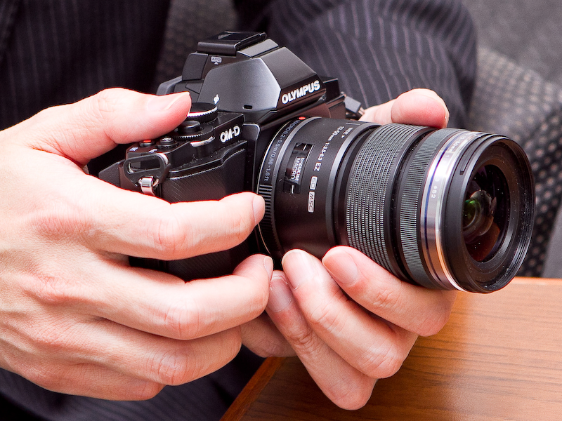 <b>本格的な写真を撮りたい人に向けるというOM-D E-M5</b>