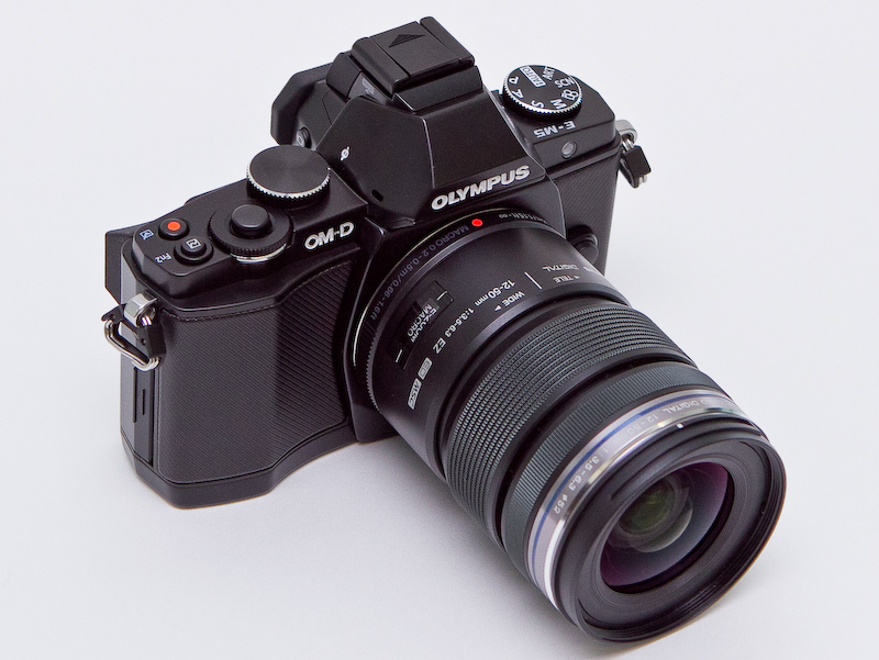 <b>M.ZUIKO DIGITAL ED 12-50mm F3.5-6.3 EZとの組み合わせで世界最速のAFが実現する</b>