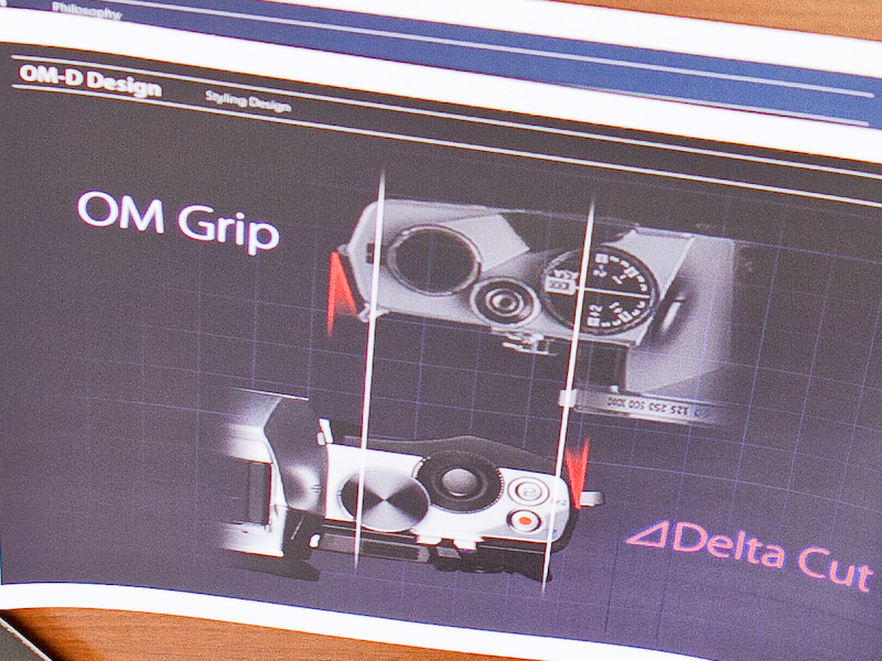<b>OM-D E-M5のグリップ幅は銀塩OMに合わせている</b>