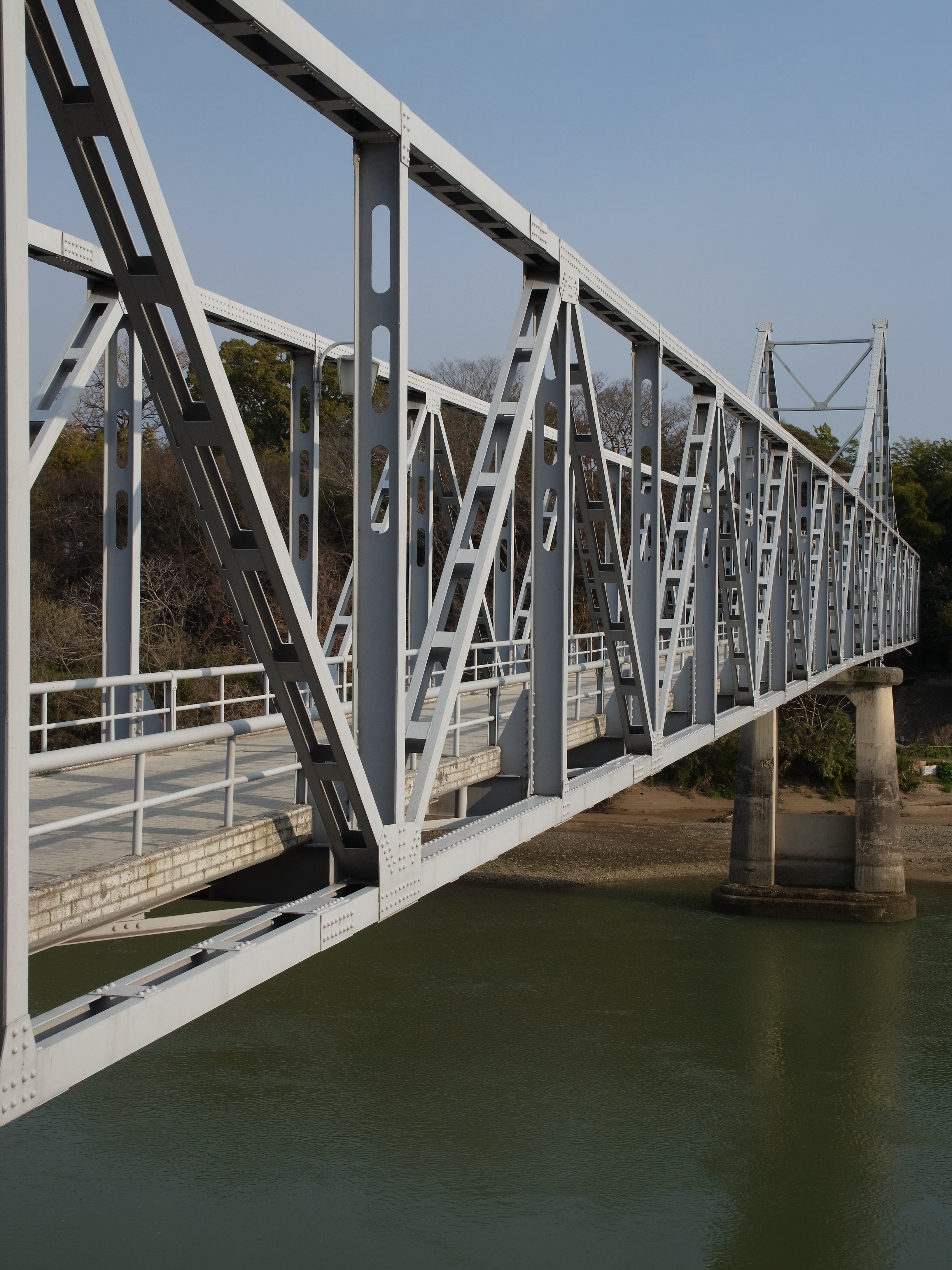 <b>GXR A16 / 約3.0MB / 3,264×4,352 / 1/400秒 / F9.6 / 0EV / ISO200 / 31.8mm</b>