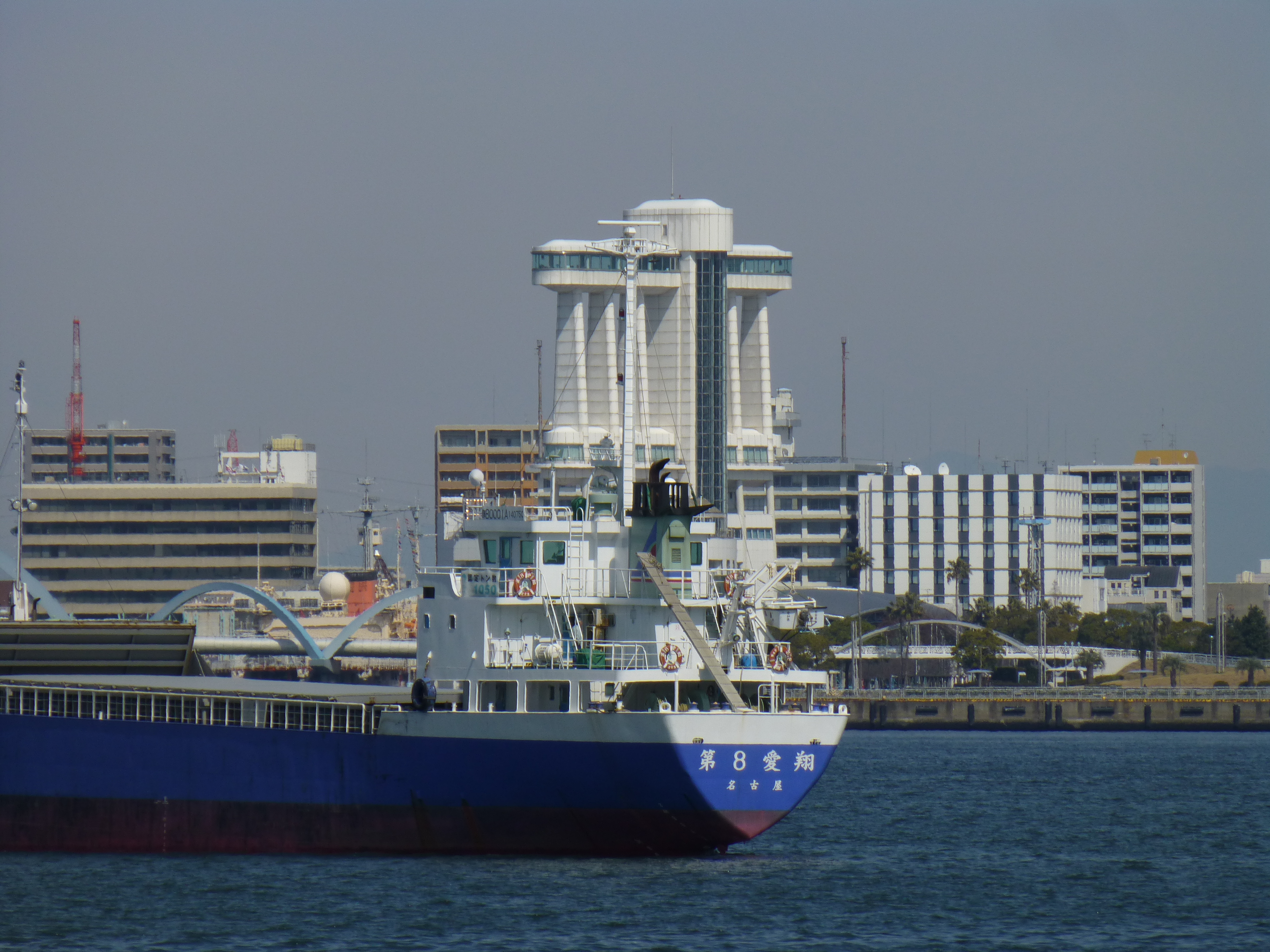 <b>望遠端 / DMC-TZ30 / 約5.5MB / 4,320×3,240 / 1/800秒 / F6.4 / -0.3EV / ISO100 / WB:オート / 86mm</b>