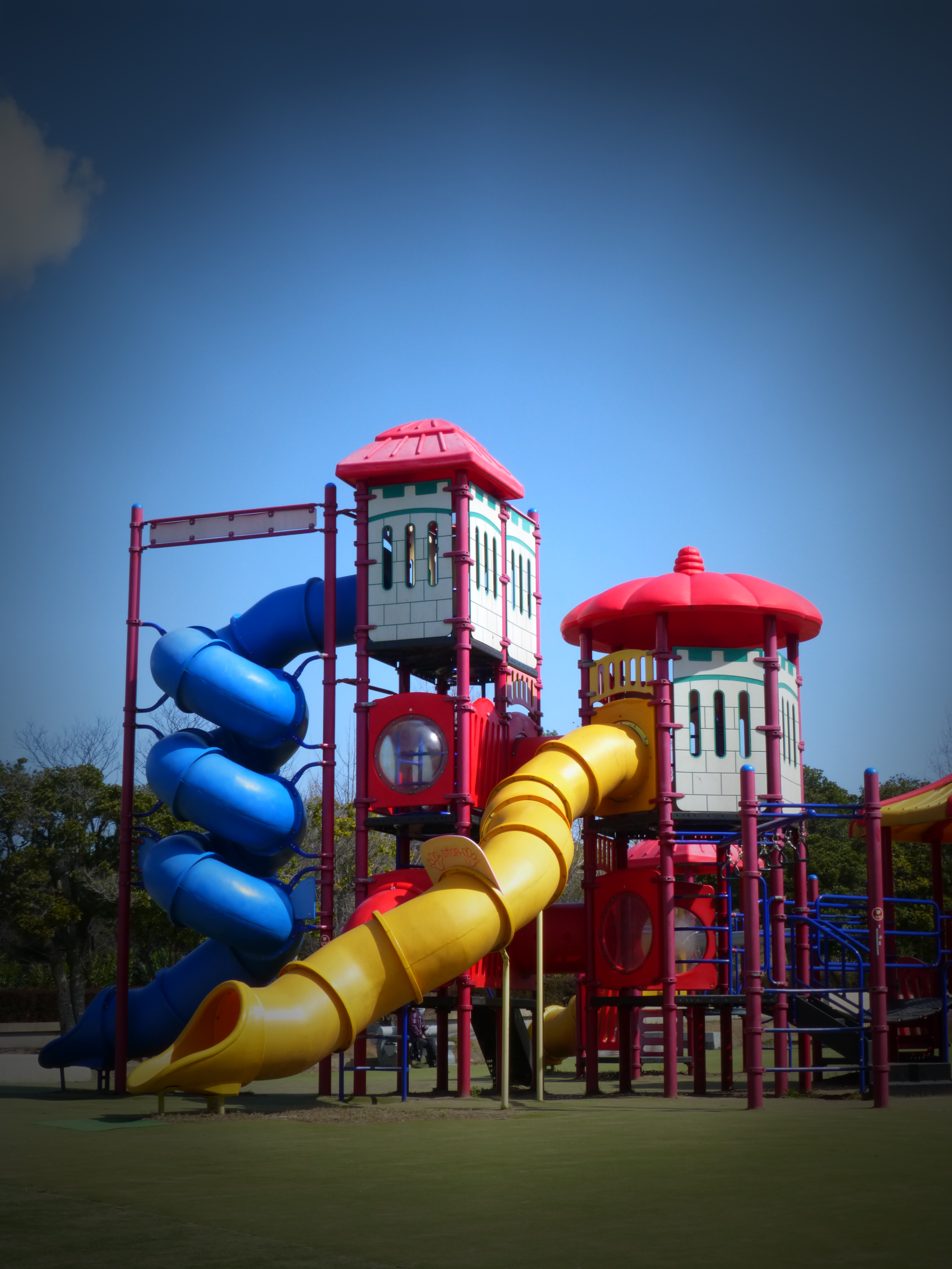 <b>クリエイティブコントロール:トイフォト / DMC-TZ30 / 約3.5MB / 3,240×4,320 / 1/500秒 / F4.7 / 0.0EV / ISO160 / WB:オート / 10.3mm</b>