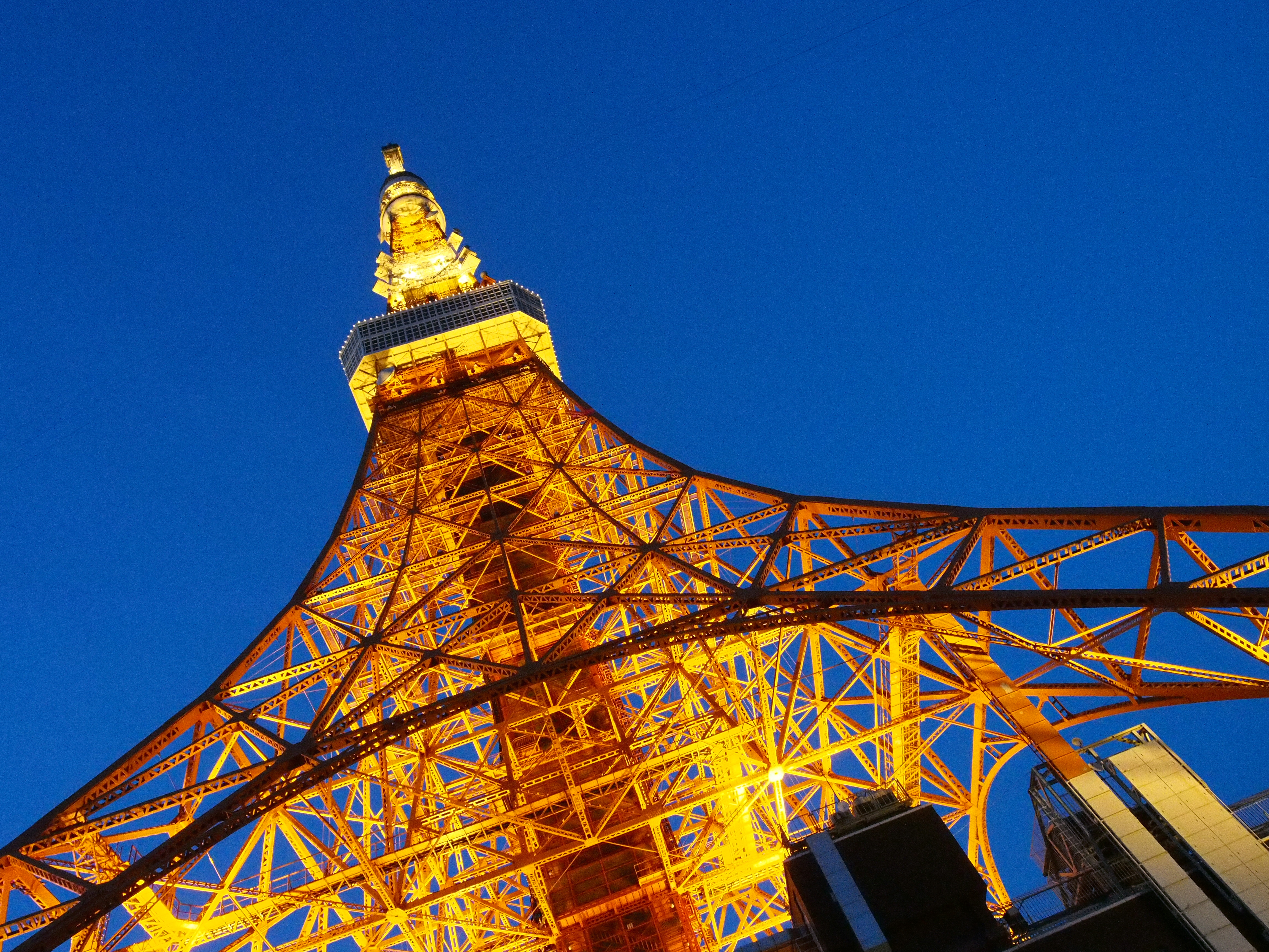 <b>NR:OFF / E-M5 / M.ZUIKO DIGITAL ED 12-50mm F3.5-6.3 EZ / 約5.9MB / 4,608×3,456 / 1/80秒 / F8 / 0.0EV / ISO6400 / WB:オート / 12mm</b>