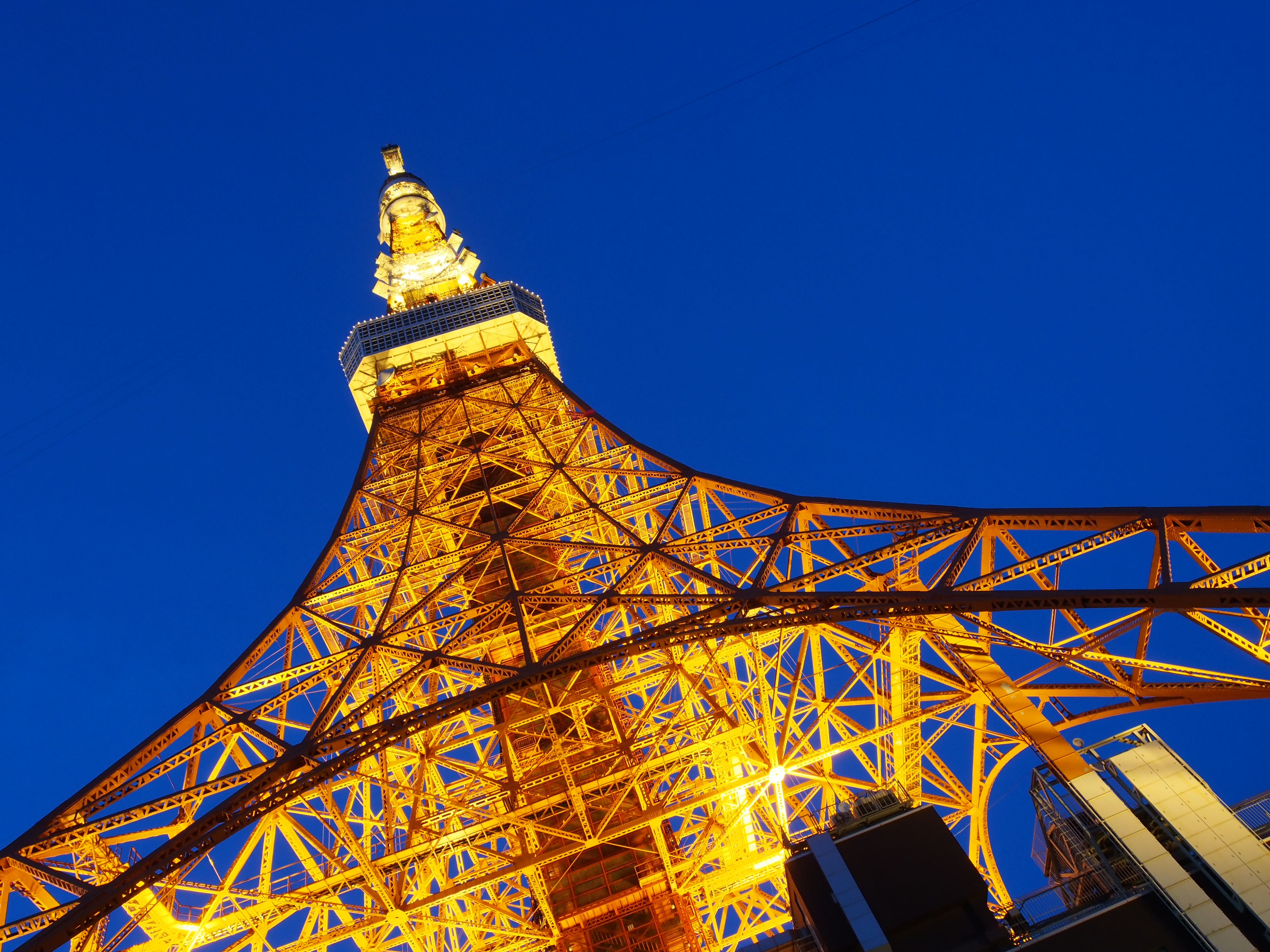 <b>NR:強 / E-M5 / M.ZUIKO DIGITAL ED 12-50mm F3.5-6.3 EZ / 約7.6MB / 4,608×3,456 / 1/8秒 / F8 / 0.0EV / ISO800 / WB:オート / 12mm</b>