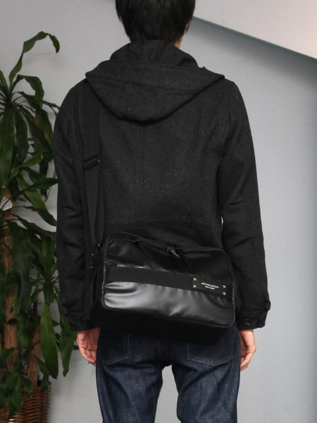 <b>斜め掛けしたところ</b>