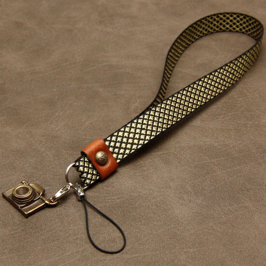 <b>シャイニー ゴールド</b>