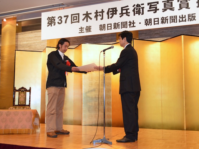 <b>受賞者の田附勝氏（左）</b>