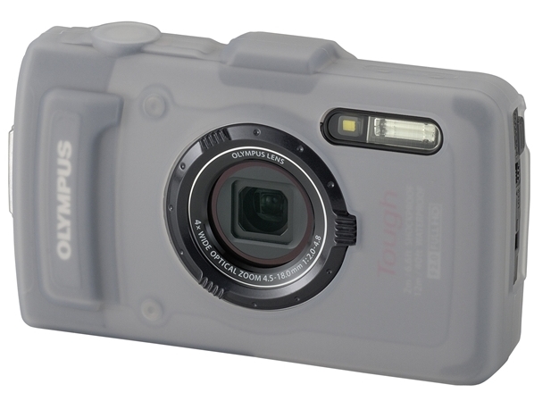 <b>シリコンジャケット「CSCH-108」（3,360円、装着例）。コンバーターアダプターおよびコンバージョンレンズを装着可能</b>