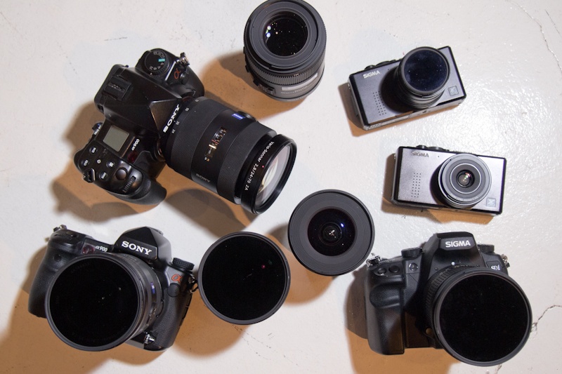 <b>現在のメインカメラはシグマのSD1、DP1、DP2シリーズ、そしてソニーα900など。いずれもたいていの場合は低感度・スローシャッターで撮ることが多いために、NDフィルターは必需品だ</b>