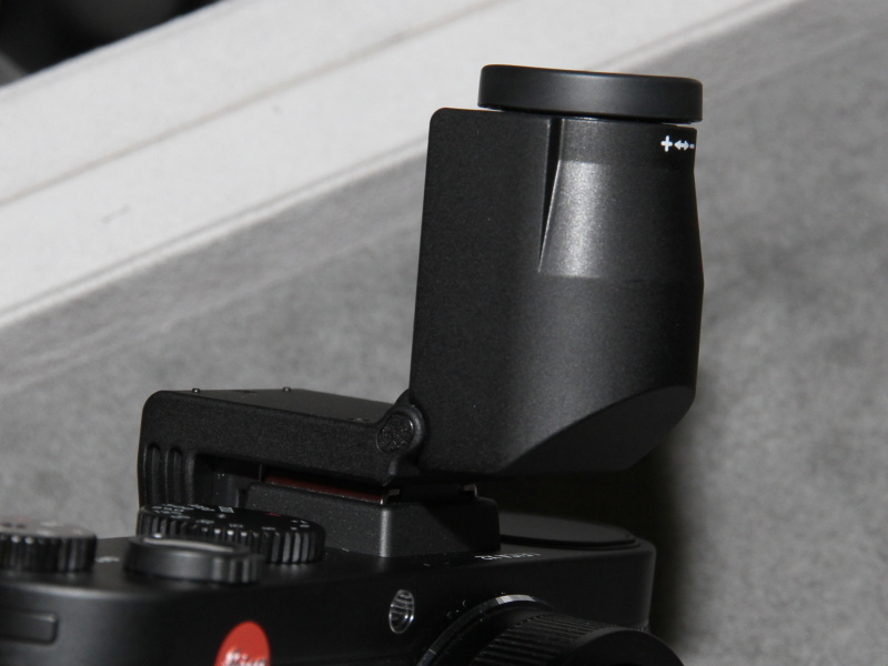 <b>上90度のチルトが可能</b>