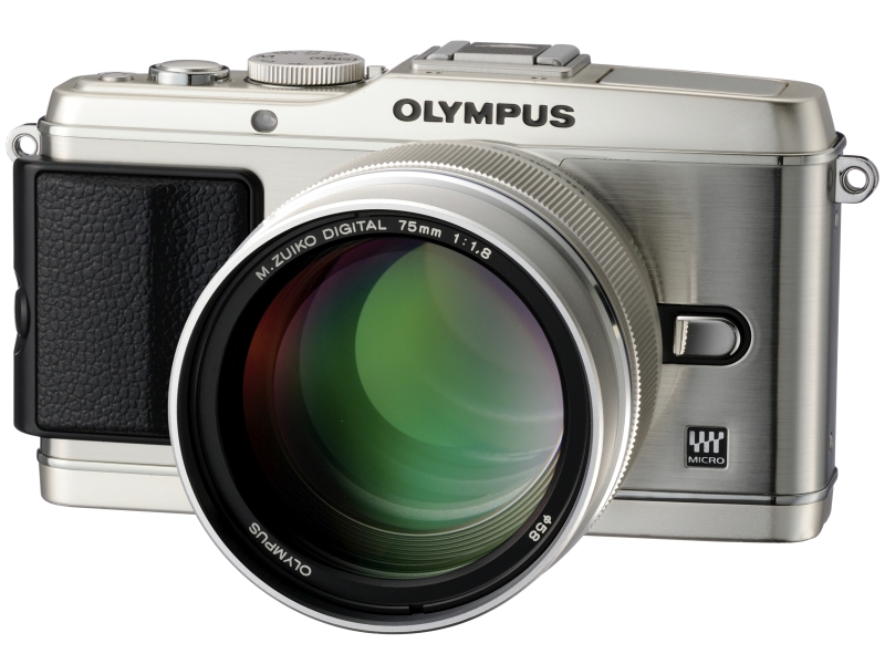 <b>OLYMPUS PEN E-P3への装着例（フードなし）</b>