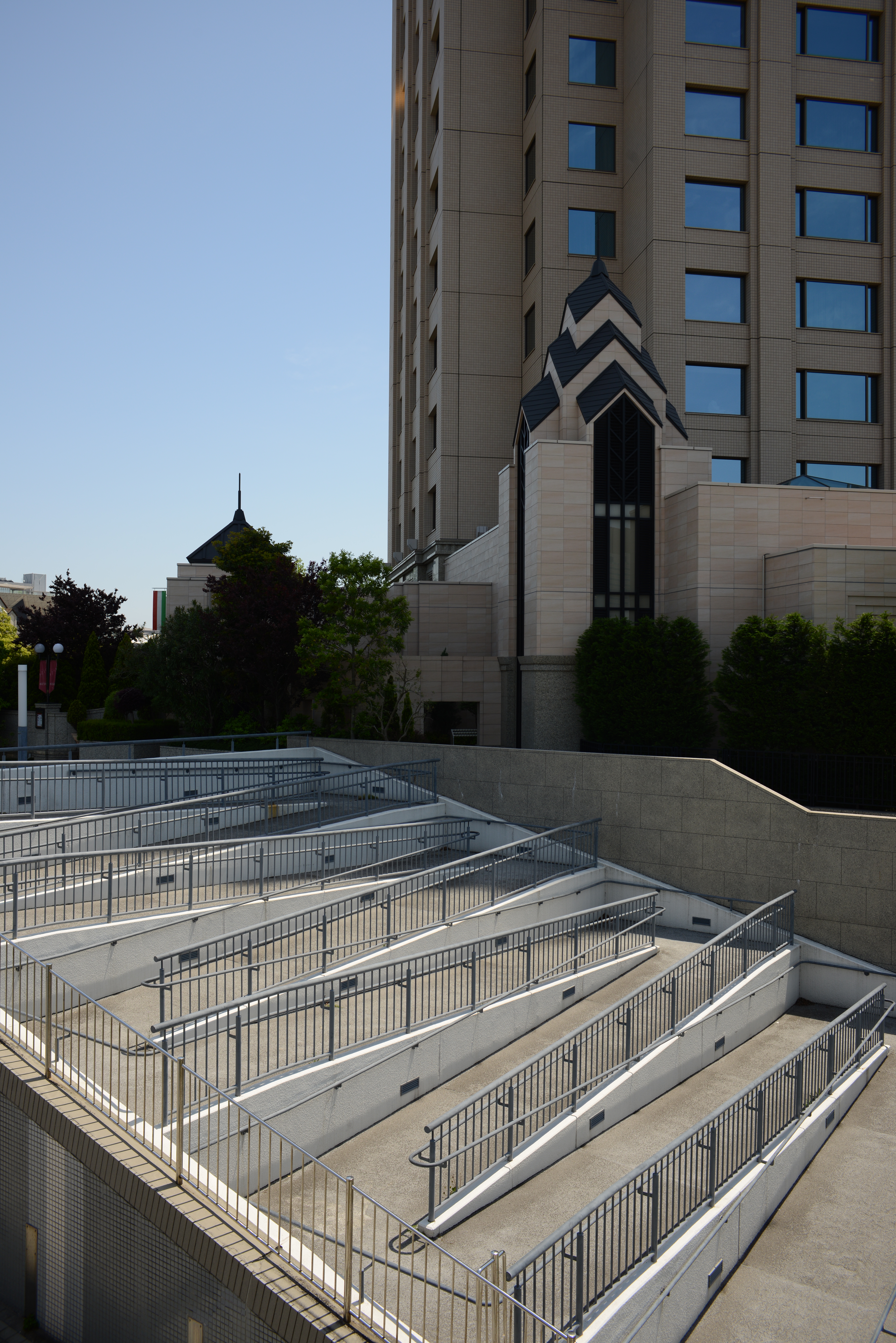 <b>D800 / COLOR-SKOPAR 28mm F2.8 SL II N / 約17.4MB / 4,912×7,360 / 1/250秒 / F8 / +0.3EV / ISO100 / 28mm</b>