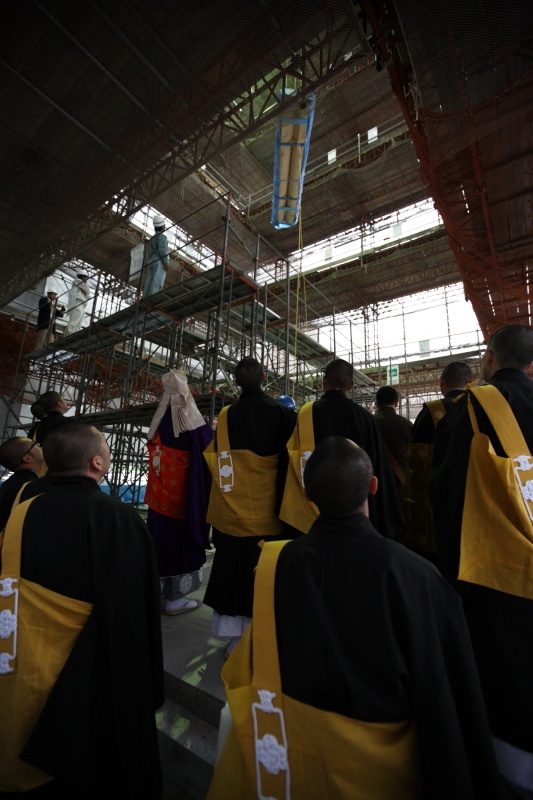 <b>写真集「甦る五重塔 身延山久遠寺」より (c)鹿野貴司</b>