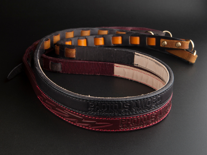 <b>カービングを施したタイプ（下）は2万円。カービングなしのプレーン（上）は1万5,000円だ</b>