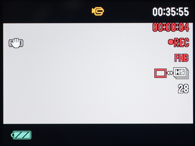 <b>動画撮影中の画面。FHDモードでは1,920×1,080ピクセル、30fpsのステレオ音声付きで記録できる。</b>