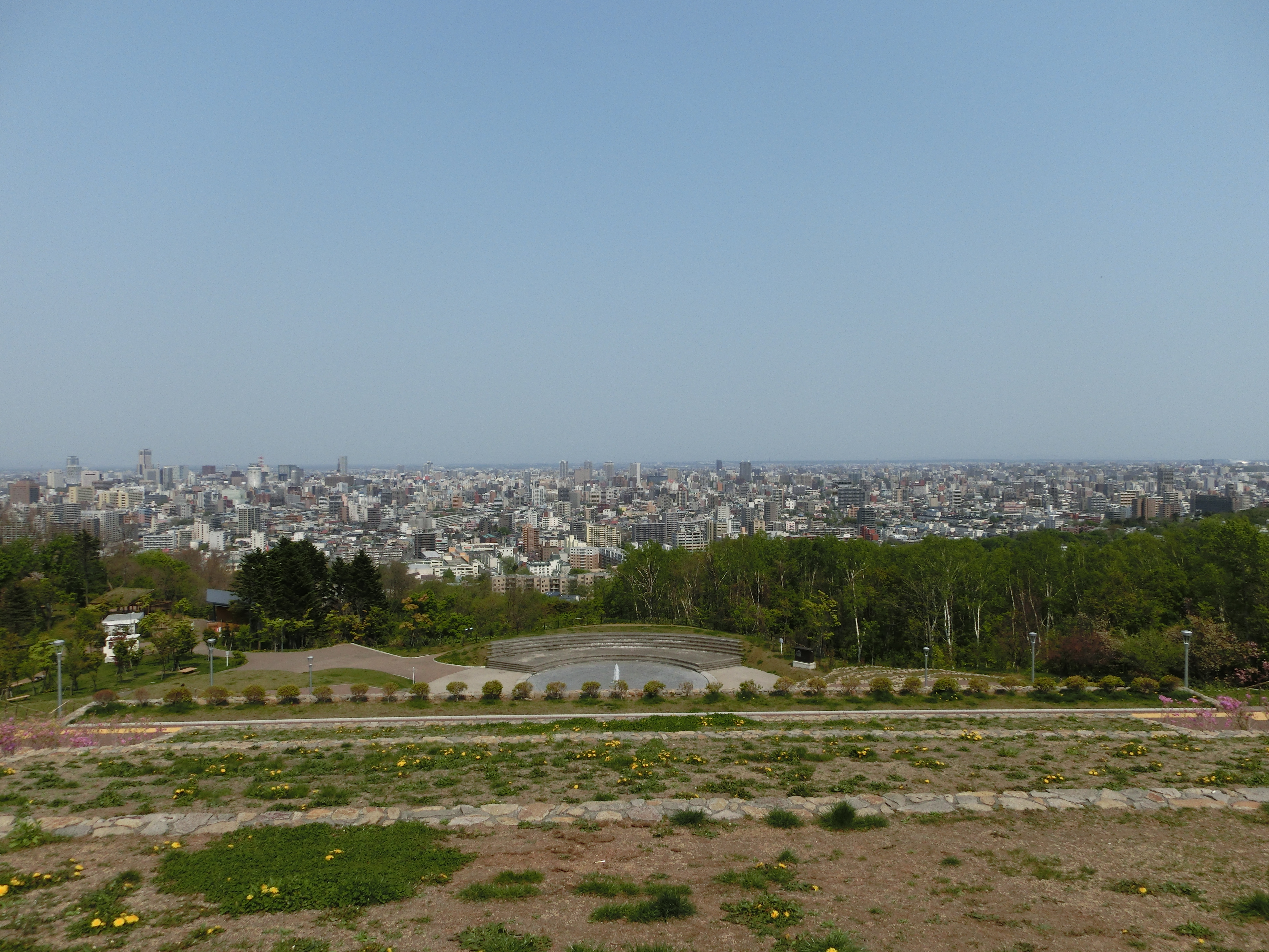 <b>広角端4.24mm（24mm相当） / EX-ZR300 / 4,608×3,456 / F7.9 / 1/400秒 / -0.3EV / ISO80 / WB:オート</b>