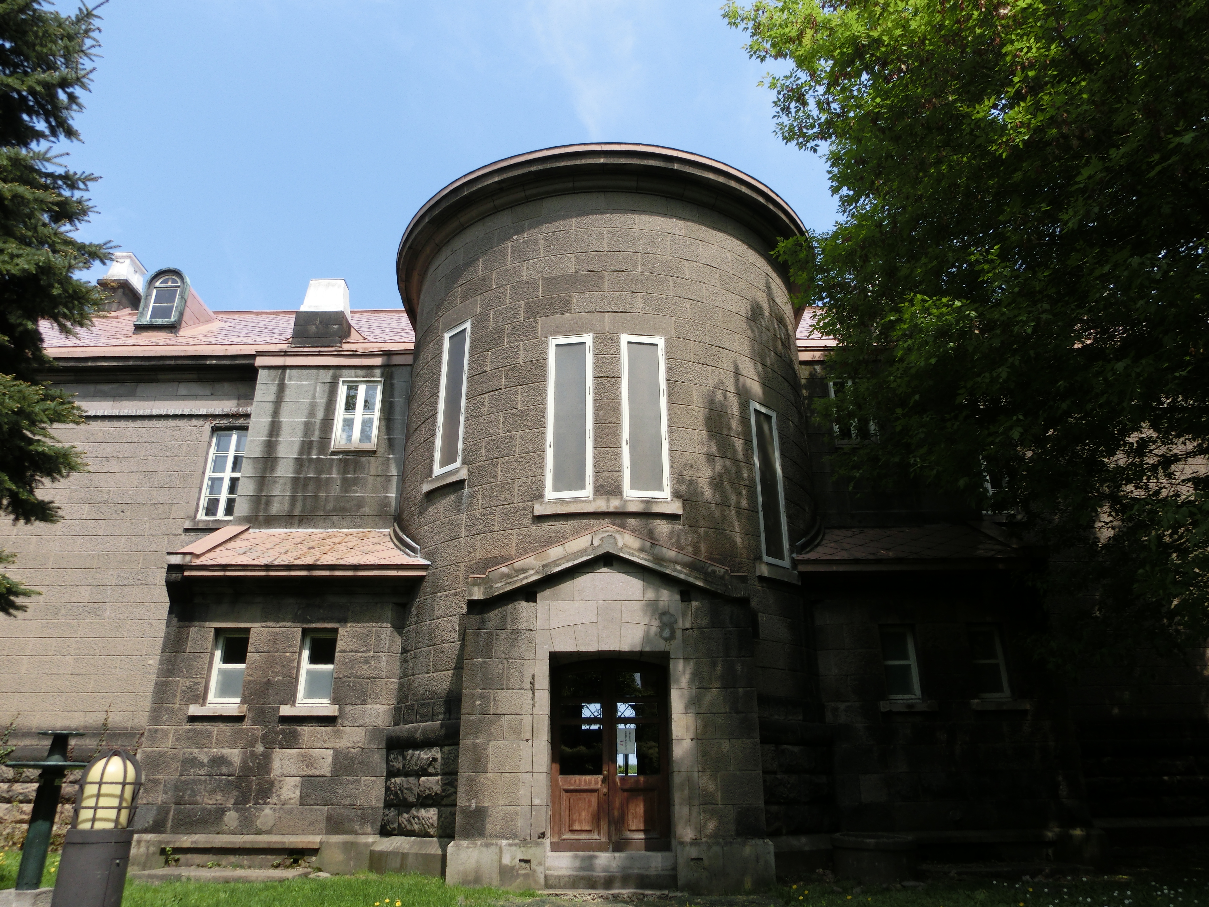 <b>通常撮影 / EX-ZR300 / 4,608×3,456 / F3 / 1/800秒 / -0.3EV / ISO80 / WB:オート / 4.24mm（24mm相当）</b>