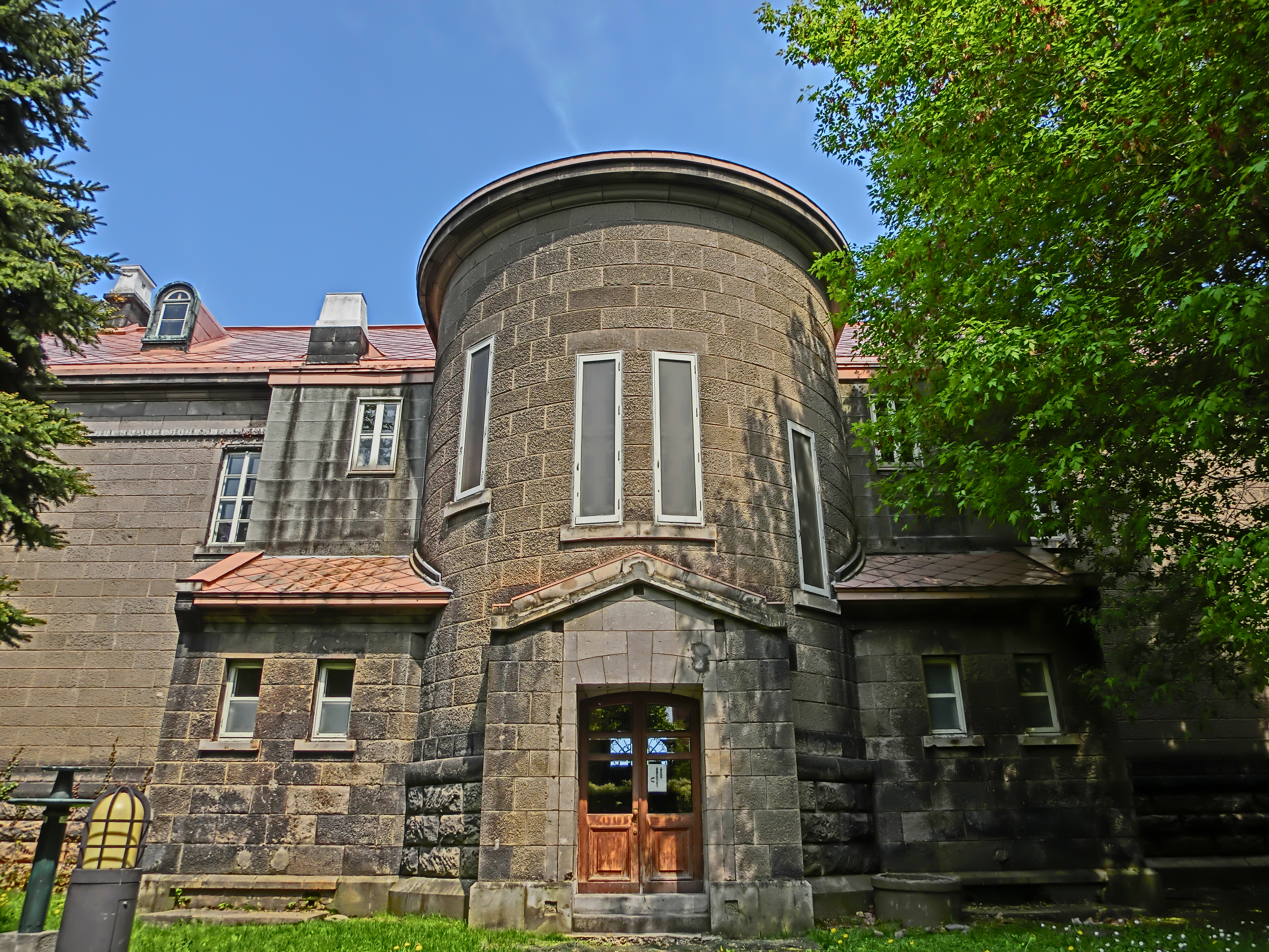 <b>HDRアート:レベル1 / EX-ZR300 / 4,608×3,456 / F3 / 1/640秒 / -0.3EV / ISO80 / WB:オート / 4.24mm（24mm相当）</b>