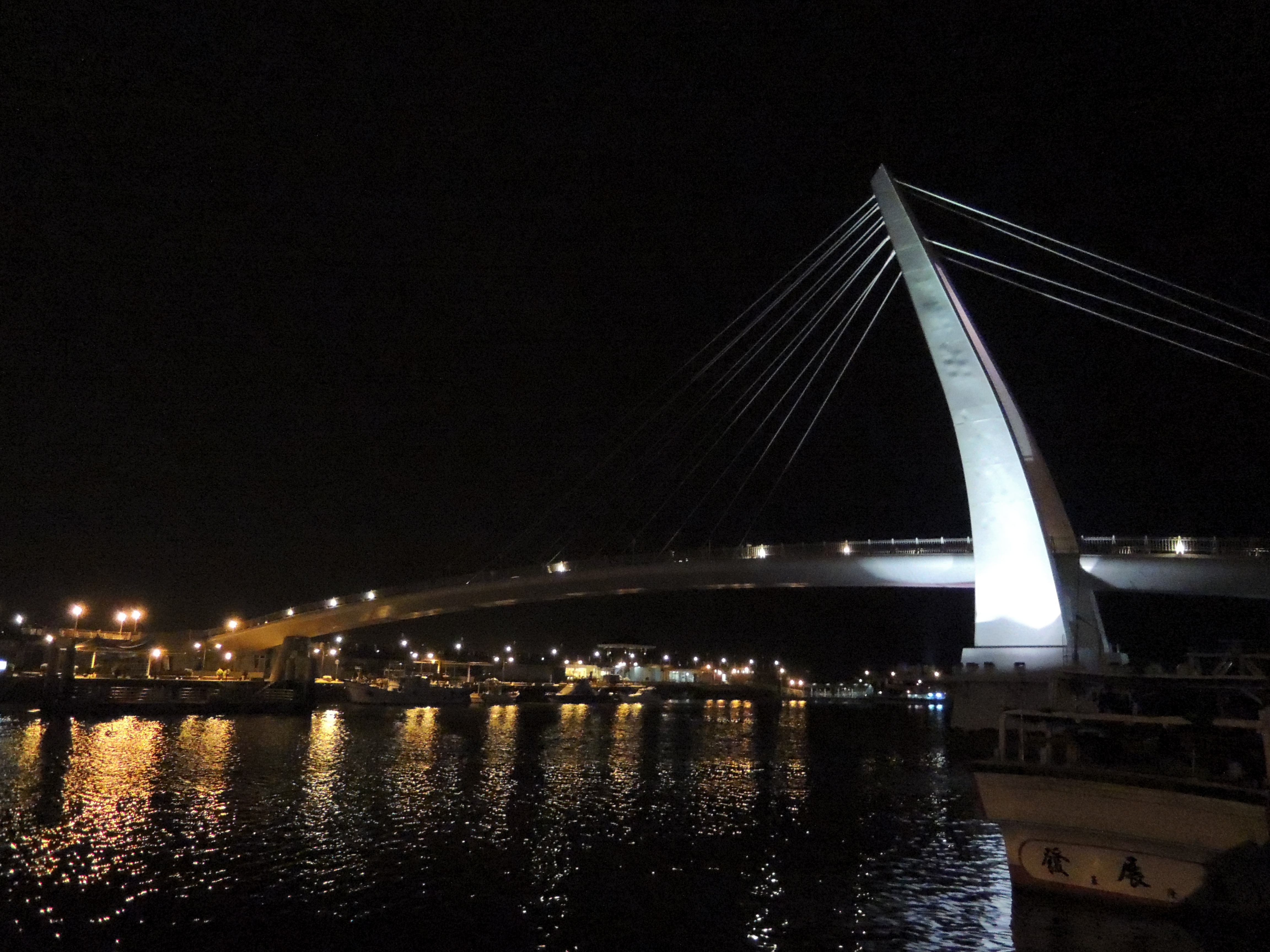 <b>COOLPIX P310 / 約5.1MB / 4,608×3,456 / 1/80秒 / F1.8 / -2.0EV / ISO3200 / WB:オート1 / 4.3mm</b>