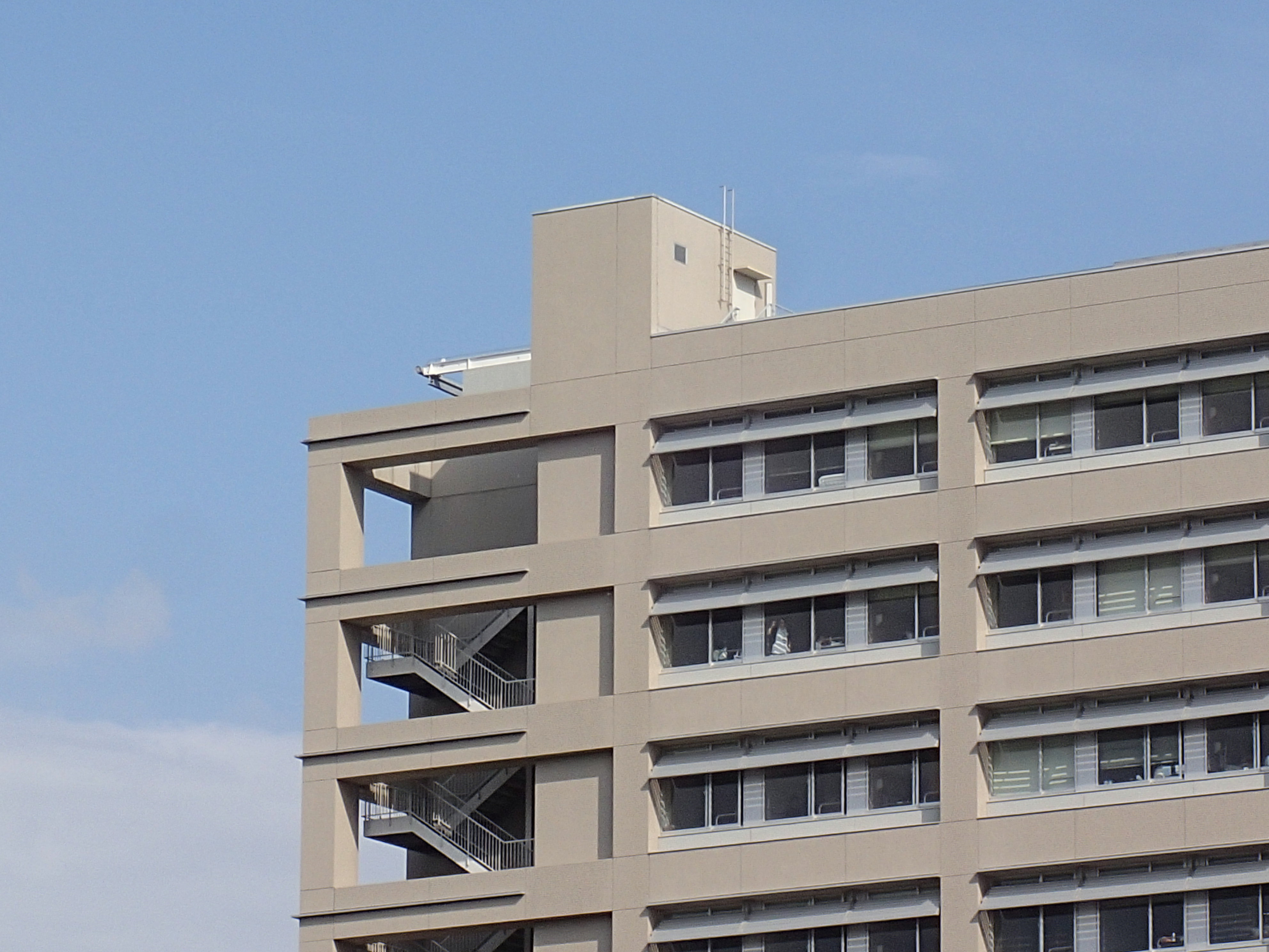 <b>望遠端18mm＋デジタルズーム（200mm相当）</b>