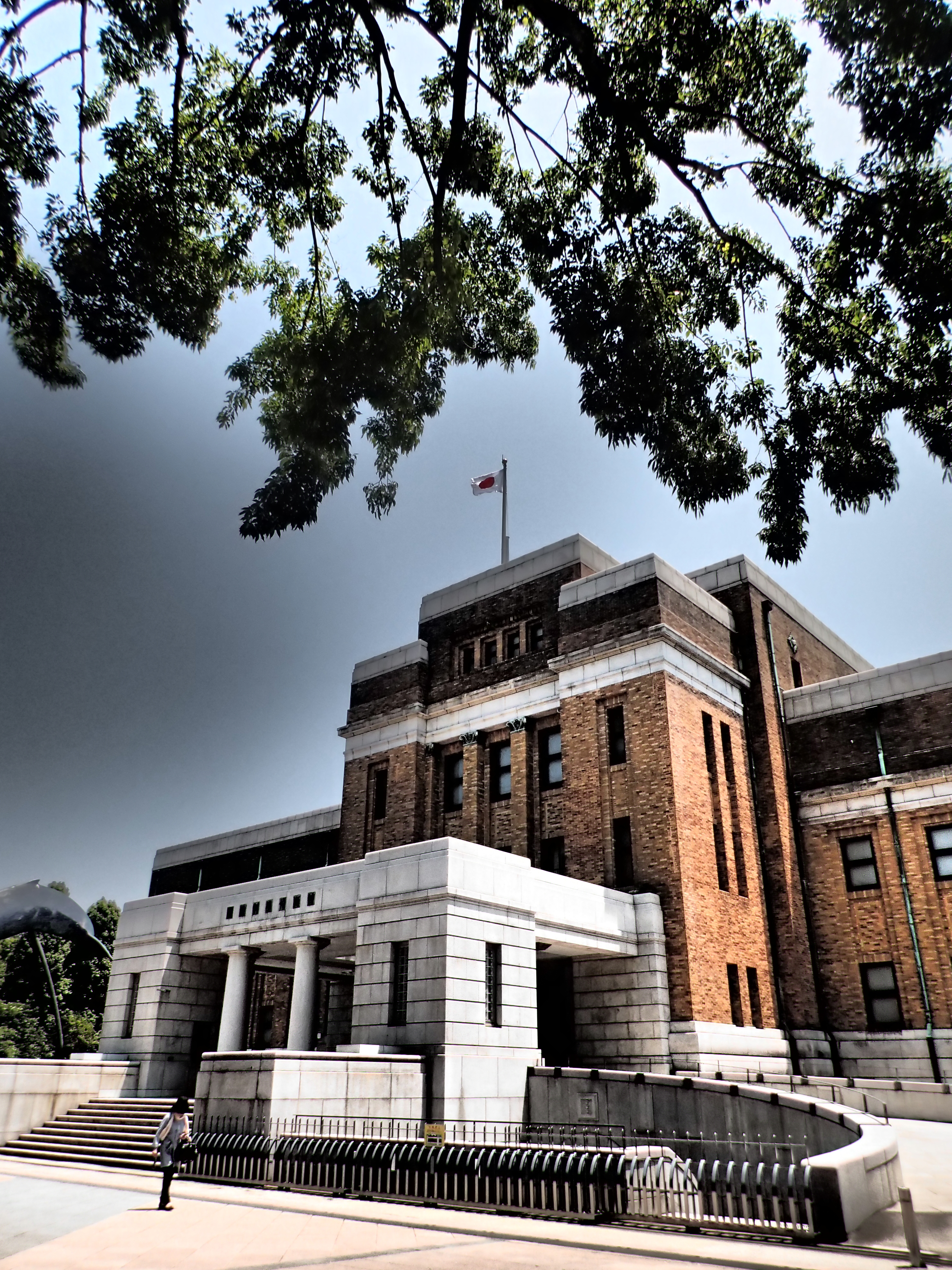 <b>マジックフィルター：ドラマチック / F8 / 1/200秒 / 0EV / ISO100 / WB:オート / 4.5mm（25mm相当）</b>