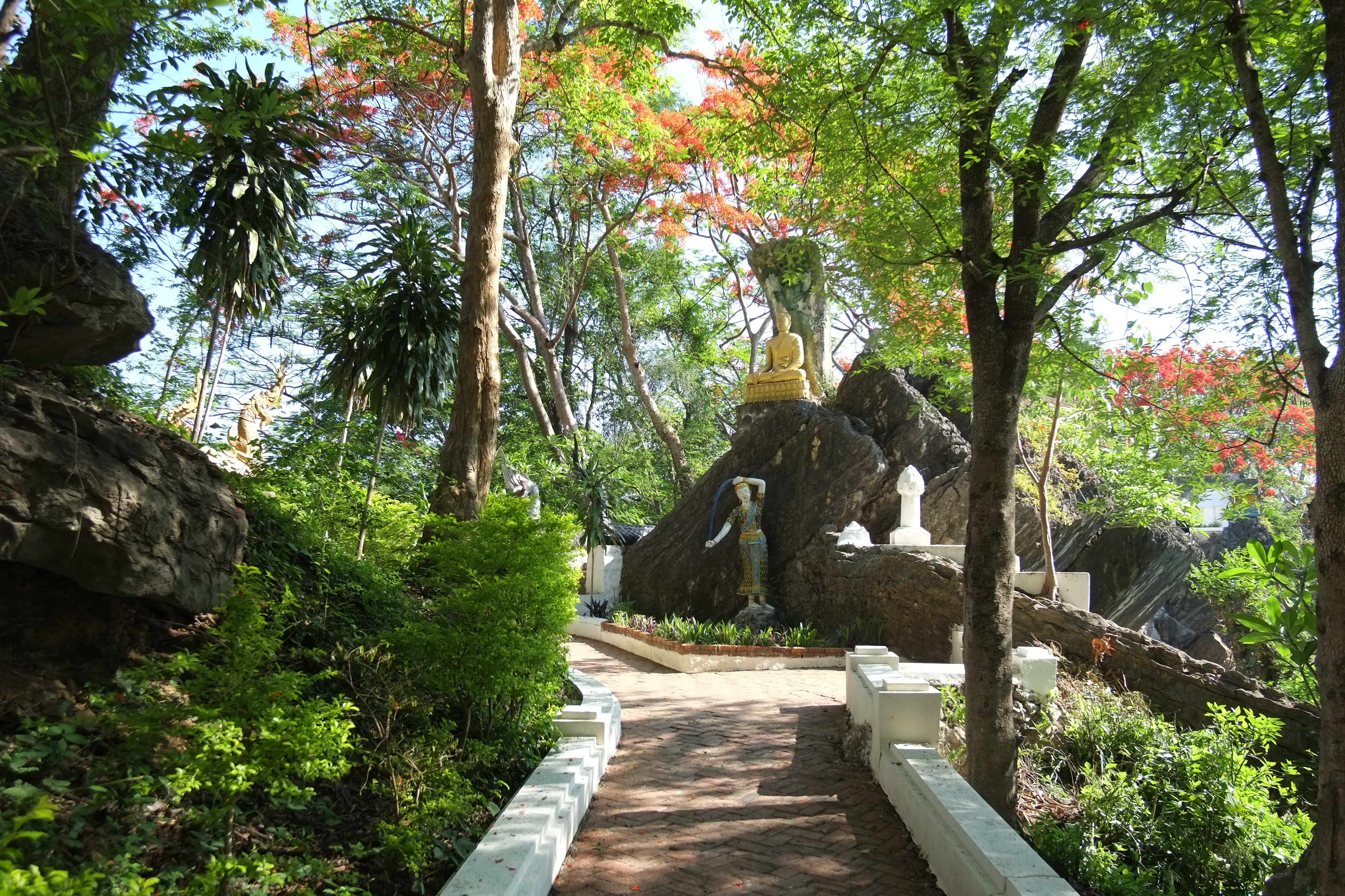 <b>FUJIFILM X-Pro1 / XF 18mm F2 R / 約6.0MB / 4,896×3,264 / 1/320秒 / F3.6 / 0.0EV / ISO200 / WB:オート / 18mm</b>