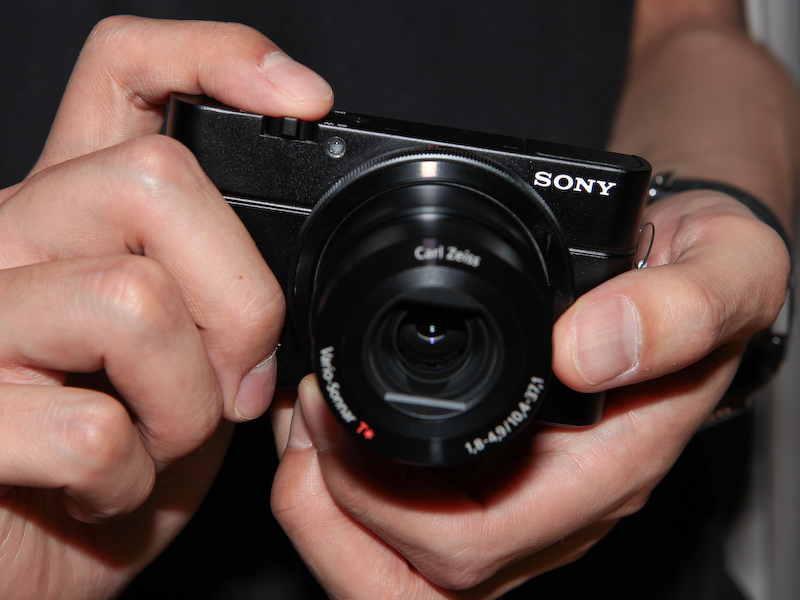 <b>サイバーショットDSC-RX100</b>