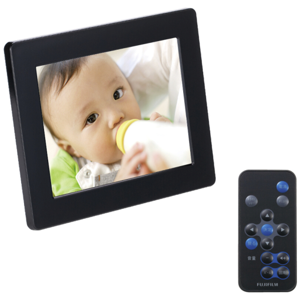 <b>ウッドフレーム取り外し時。リモコンが付属する</b>