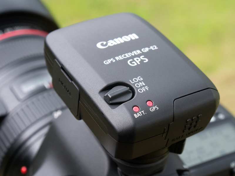 <b>BATT.とGPSの2つのインジケーターで受信状態を表示する。</b>