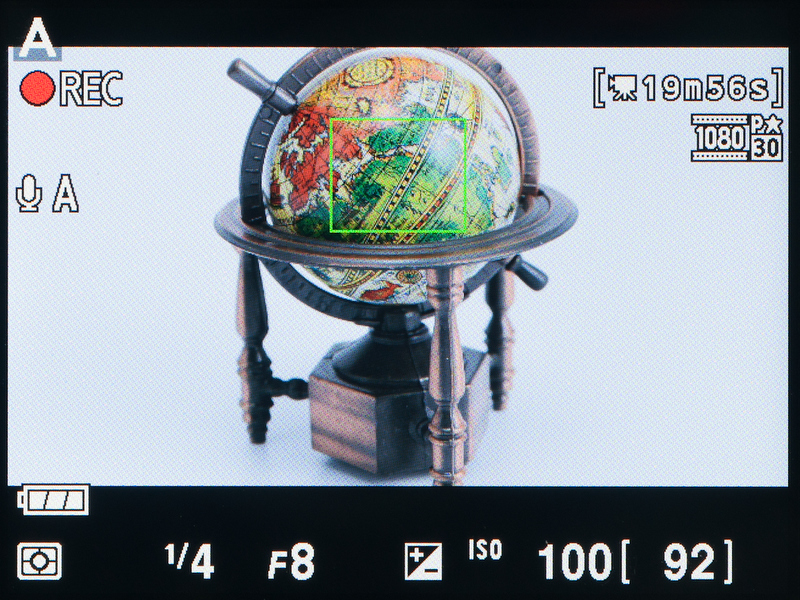 <b>こちらは動画撮影中の画面。連続で撮れるのは最長20分まで。</b>