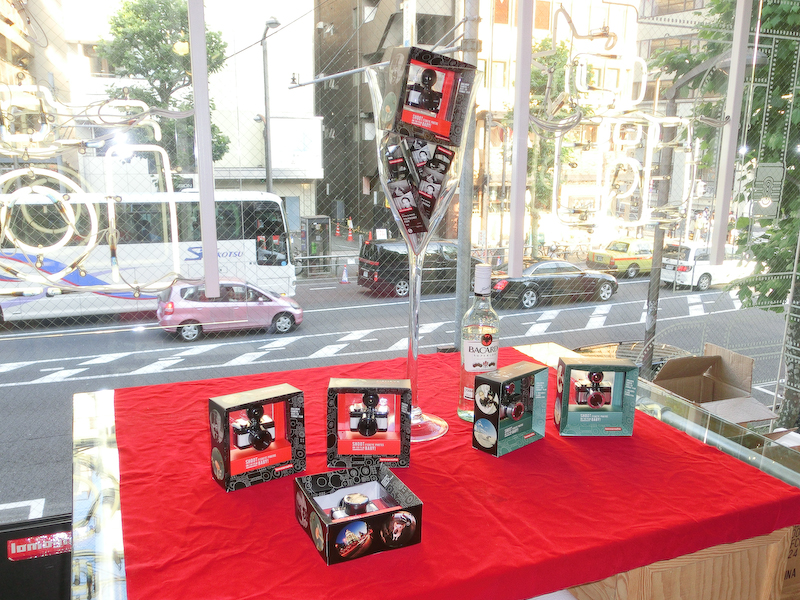 <b>同日東京・渋谷のLomography Gallery Store Tokyoで行なわれたイベントではFisheye Baby 110やLomography Orca 110 B&amp;W Filmのディスプレイがあった</b>