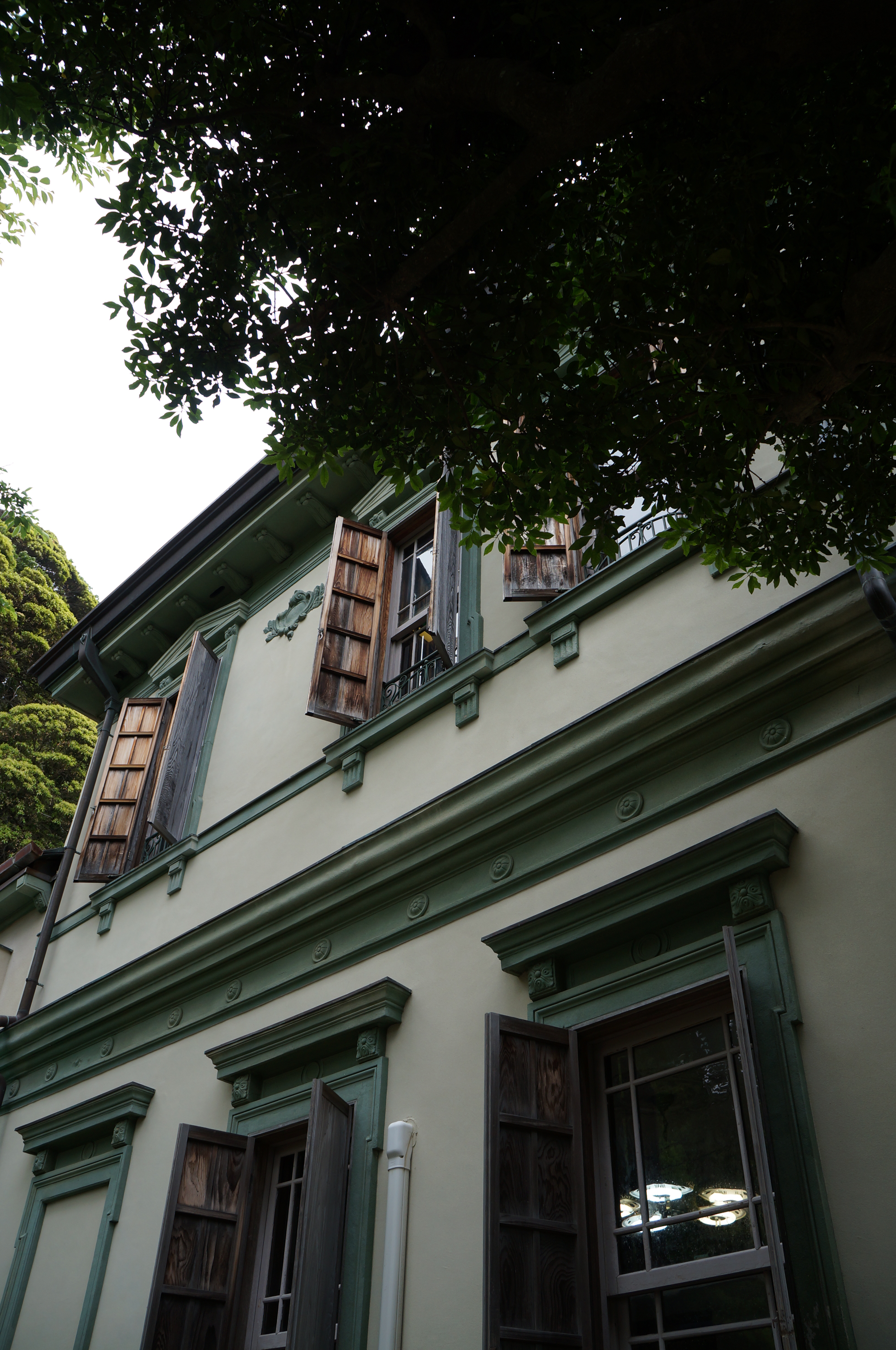 <b>OFF。NEX-F3 / E 18-55mm F3.5-5.6 OSS / 約4.5MB / 3,264×4,912 / 1/125秒 / F5.6 / -0.3EV / ISO200 / プログラムAE / WB：太陽光 / 18mm</b>